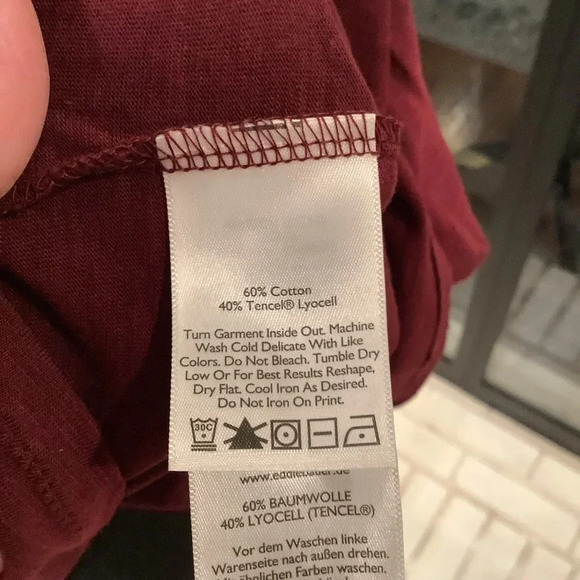 #175 NWT Eddie Bauer Cranberry Pleated Front Top Size Small - Picture 7 of 8